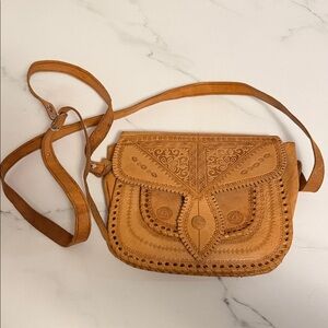 Elegant Tan Leather Shoulder Bag